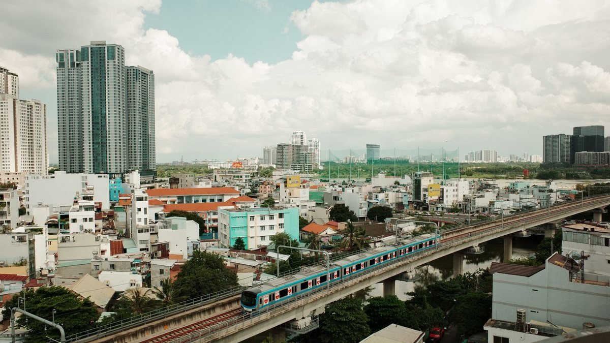 Hệ thống giao thông đô thị kết nối khu vực Tây Bắc TP.HCM với trung tâm thành phố gần khu đô thị Vinhomes Hóc Môn